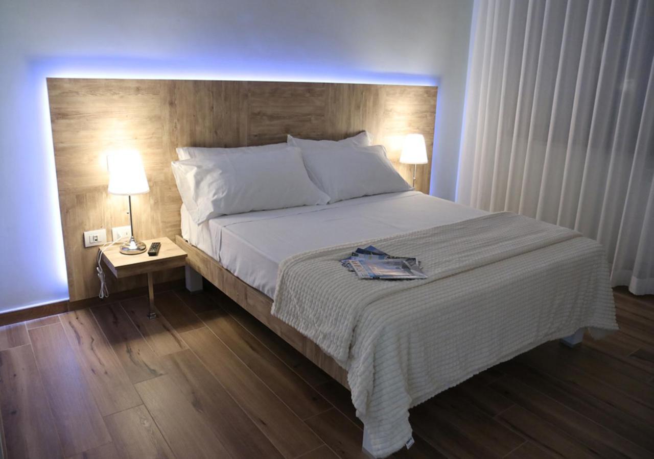 Bed and Breakfast Residenza La Reggia Казерта Экстерьер фото